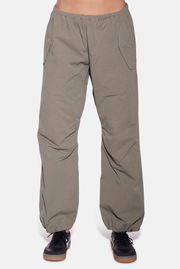 Justine Cotton Parachute Pant Olive