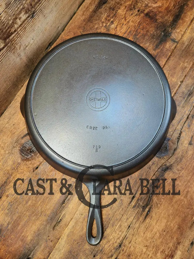 Huge, beautiful 1930's Griswold No. 12 Skillet with Small Block Logo and Heat Ring, 719 B.  Perfect bacon skillet!  Restored Ready to Use!