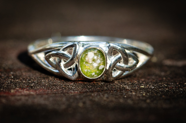 Celtic Ring with Cremation Ashes ** New **